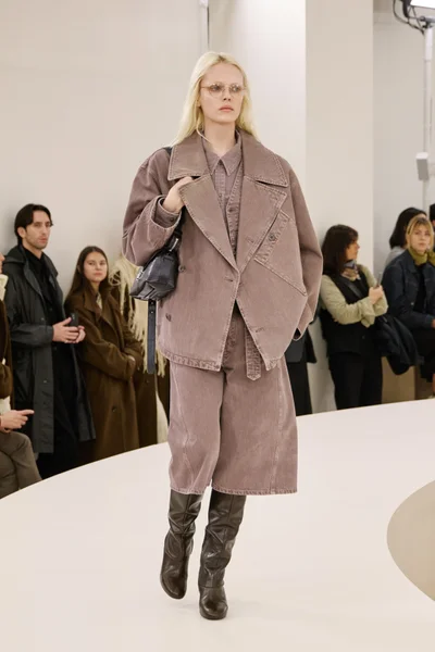 Look 28